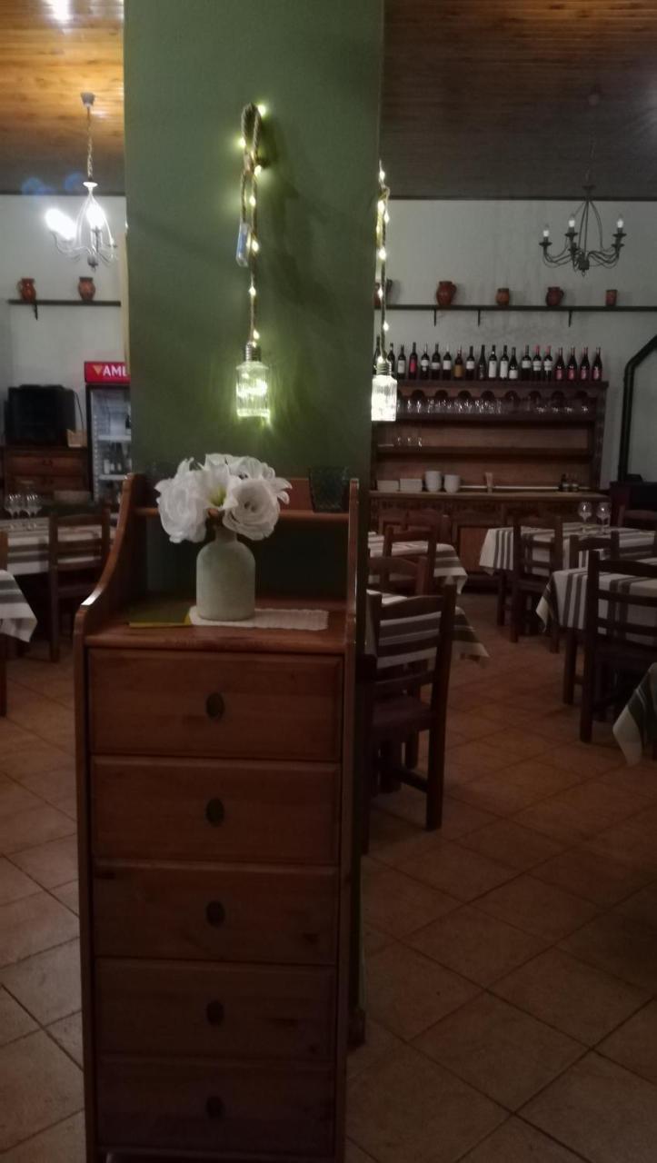 Hotel El Molino Bezas Bagian luar foto