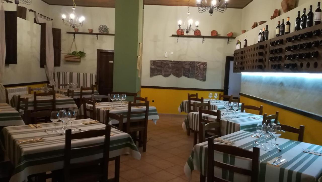Hotel El Molino Bezas Bagian luar foto